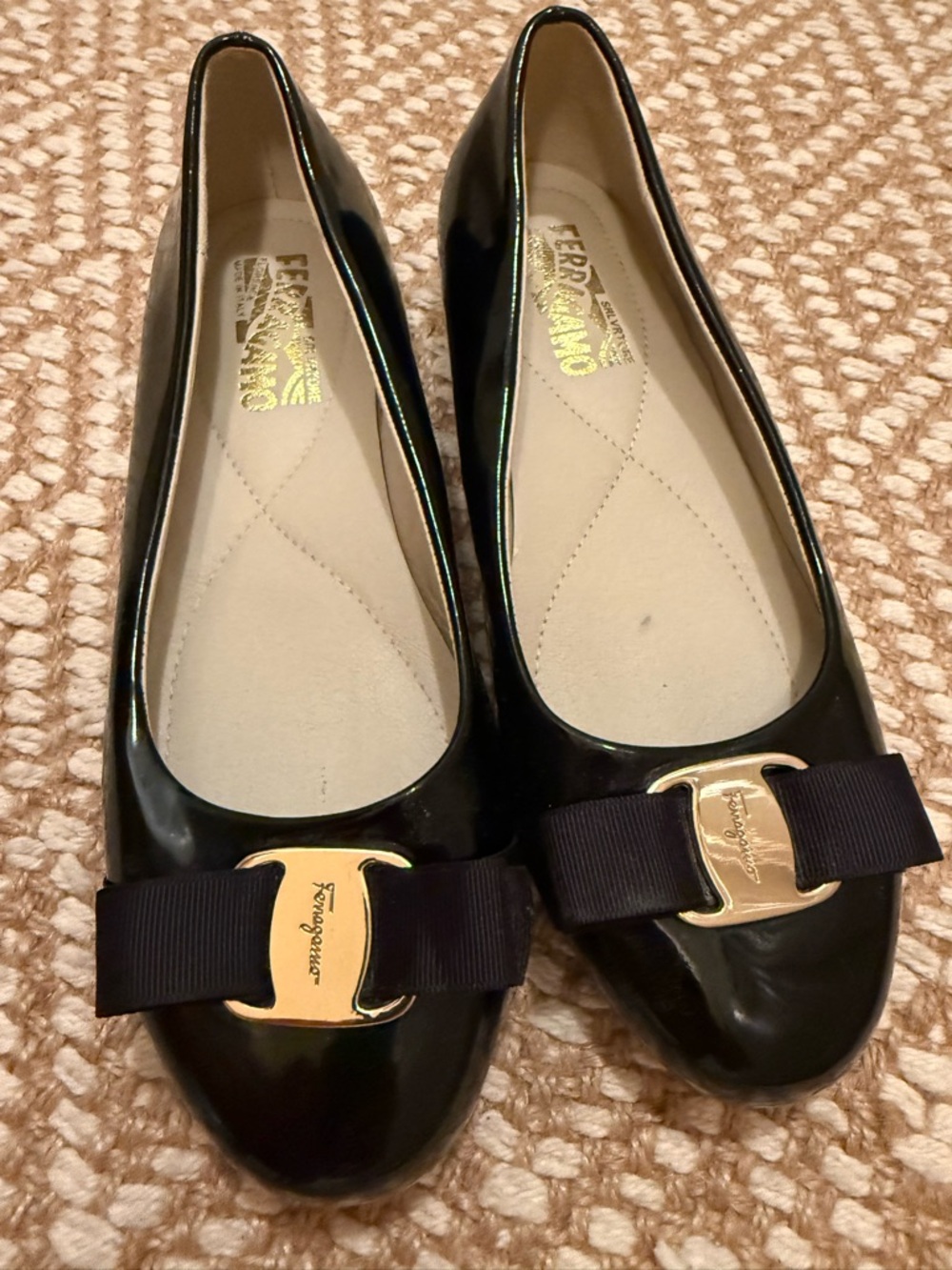 FERRAGAMO Varina Leather Flat (Women) Black Patent size 36